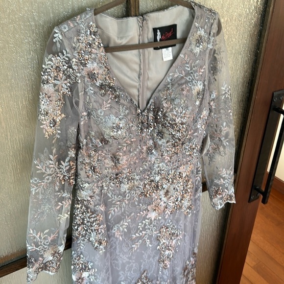 Mac Duggal EMBELLISHED V NECK ILLUSION LONG SLEEVE GOWN size 10 $698 sold out - Picture 10 of 17